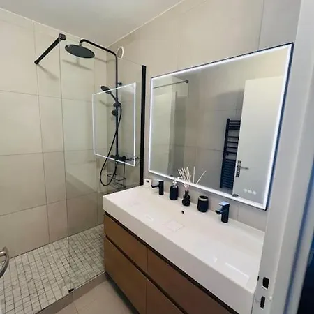 아파트 Spacious In Paris 65m2 *